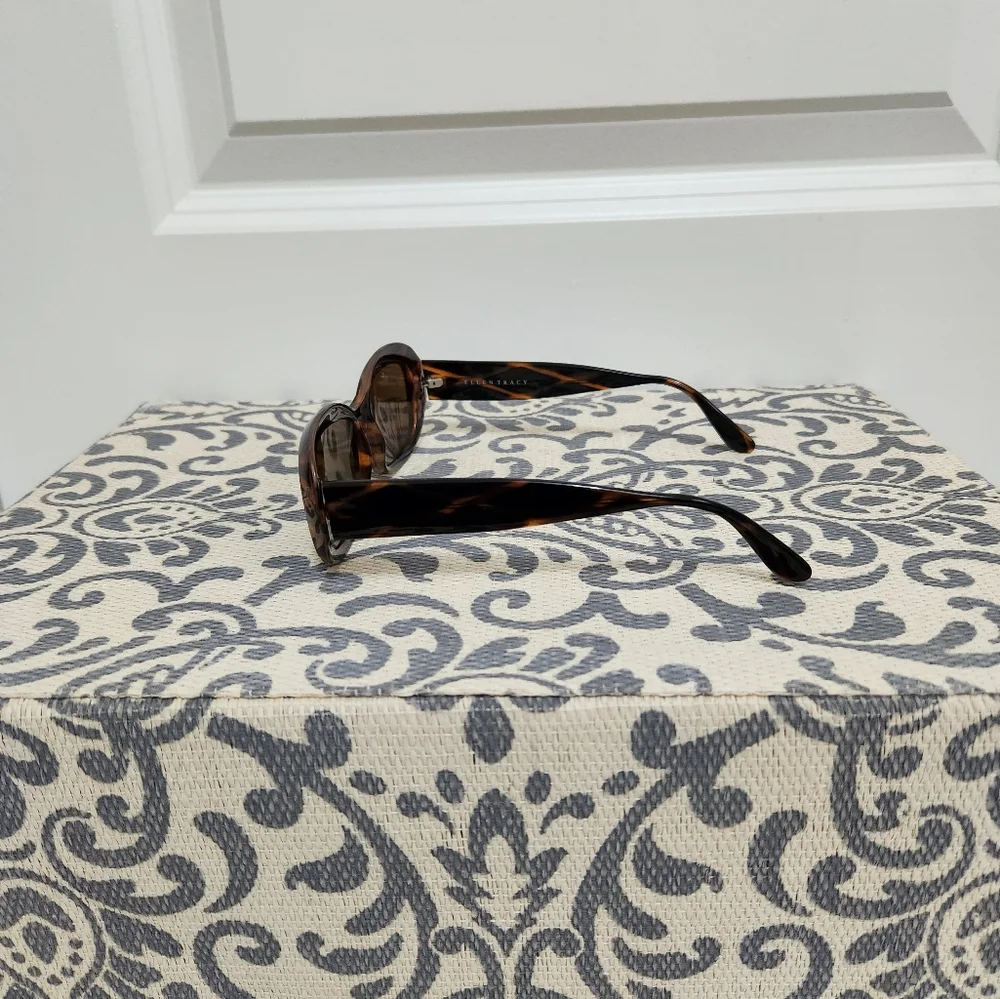 Vintage Ellen Tracy  Brown Oval Sunglasses - Picture 4 of 7